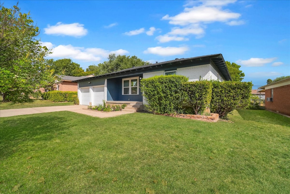 1445 Caravan Trail