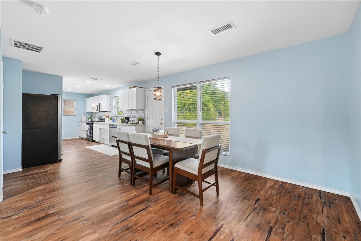 1445 Caravan Trail