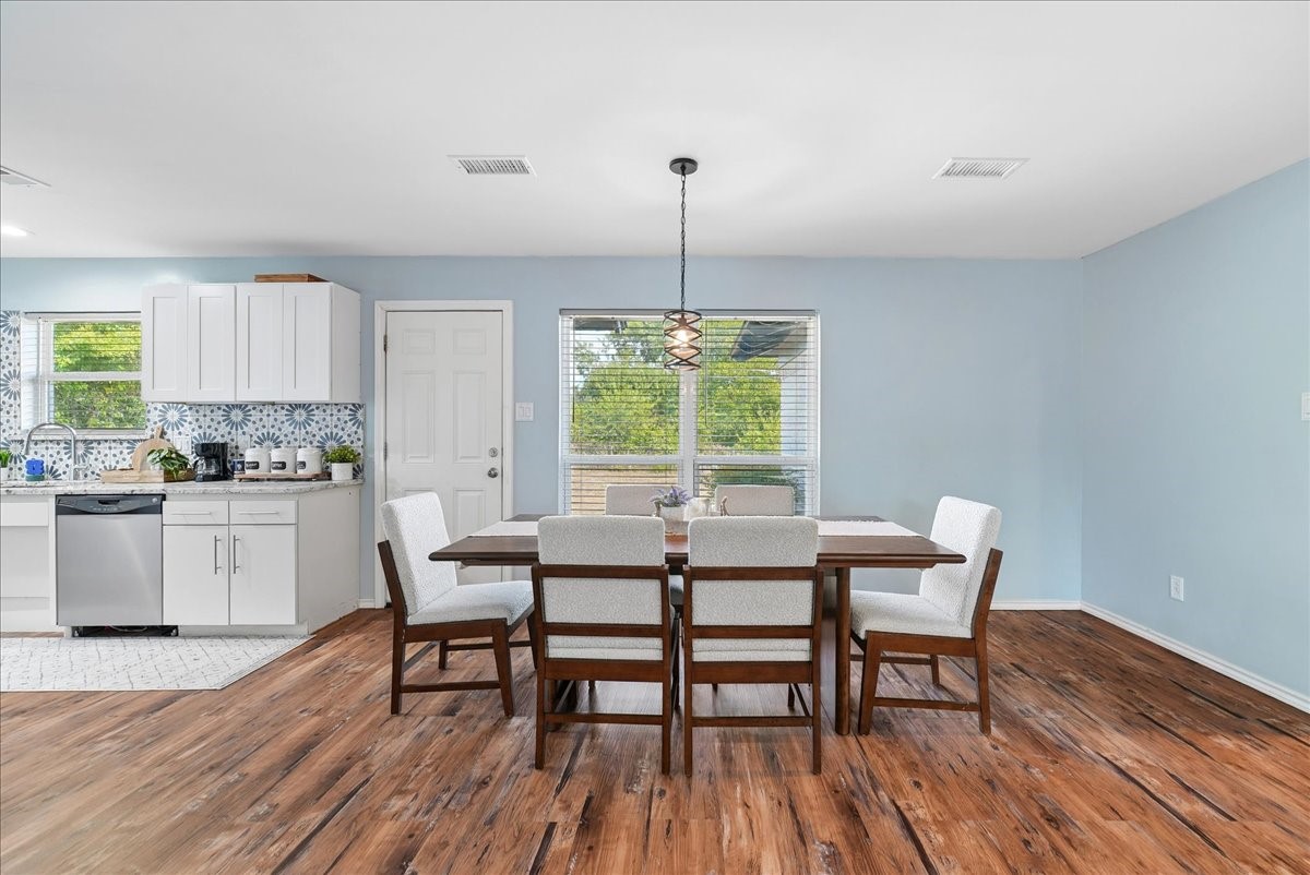 1445 Caravan Trail