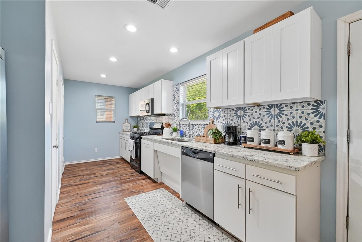 1445 Caravan Trail