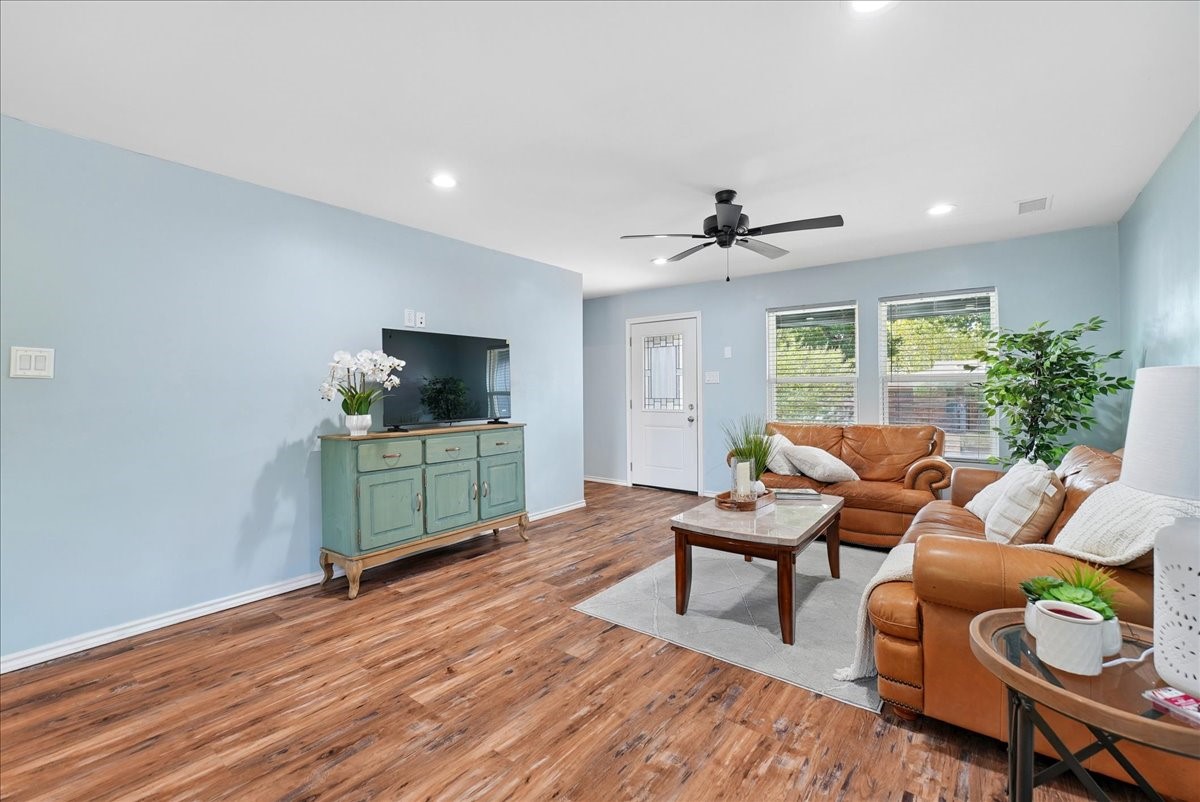 1445 Caravan Trail