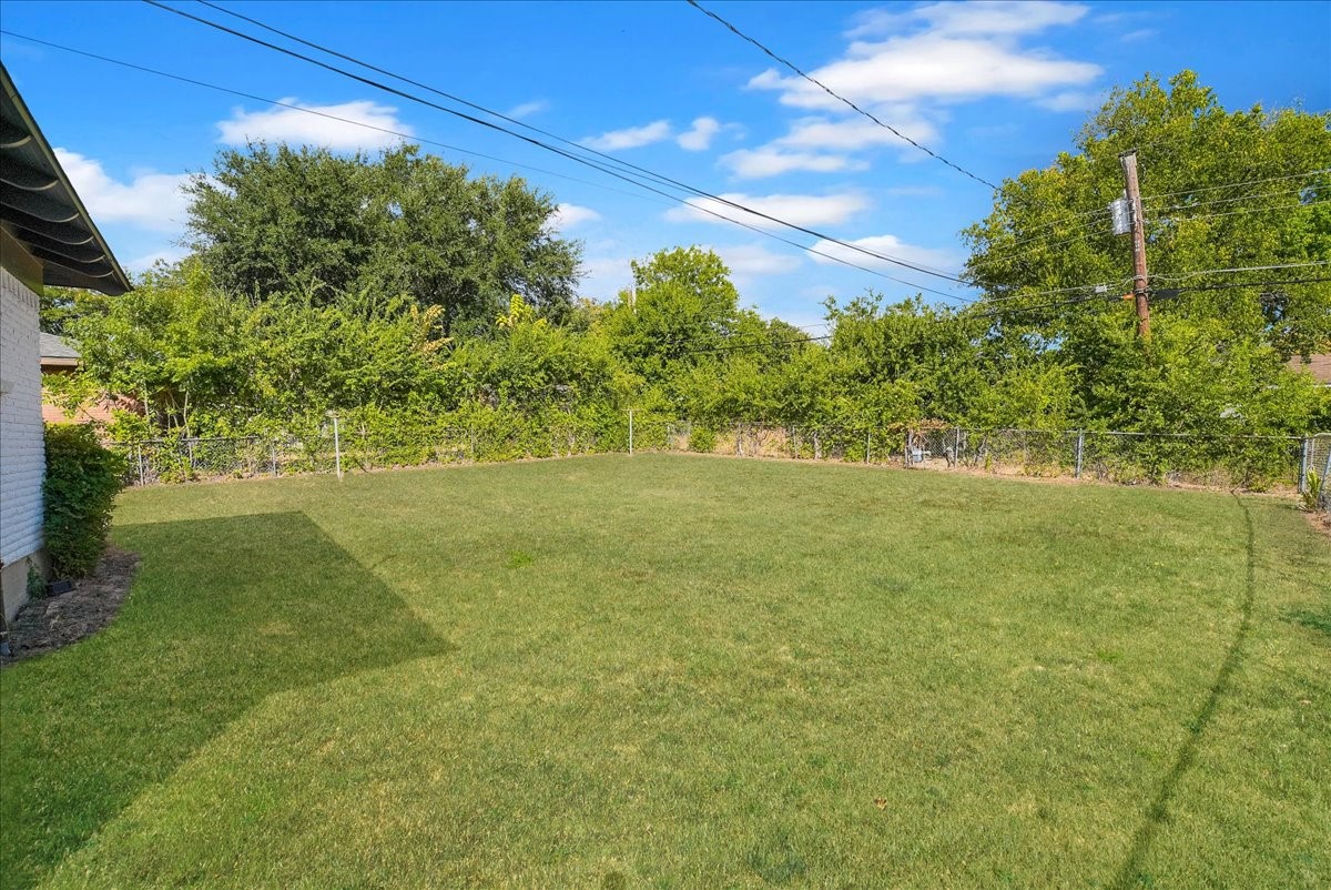 1445 Caravan Trail