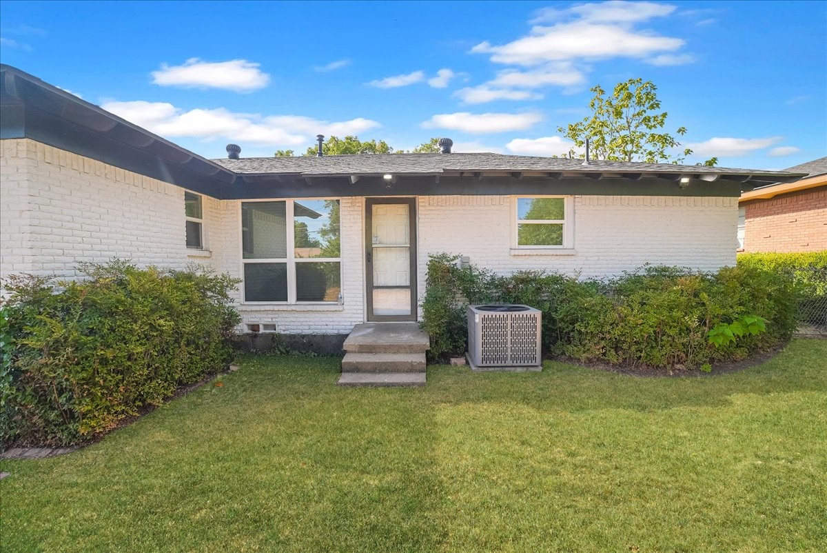 1445 Caravan Trail