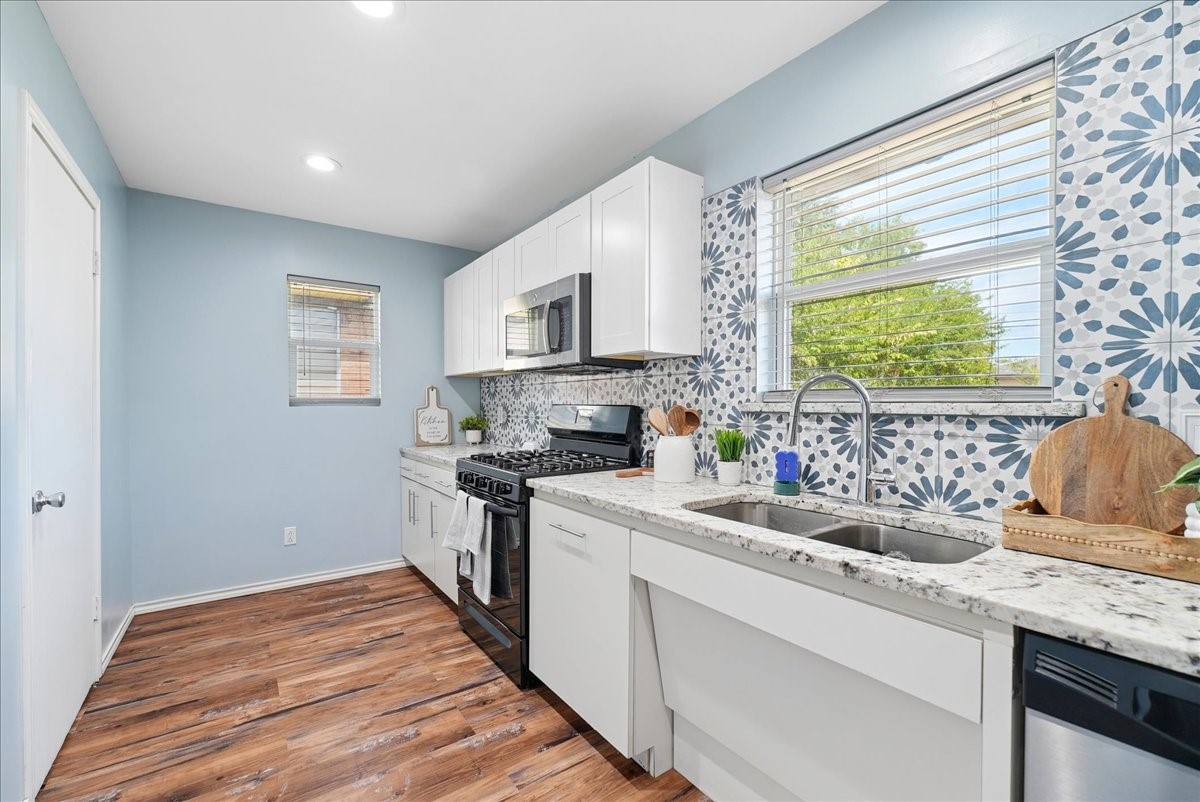 1445 Caravan Trail