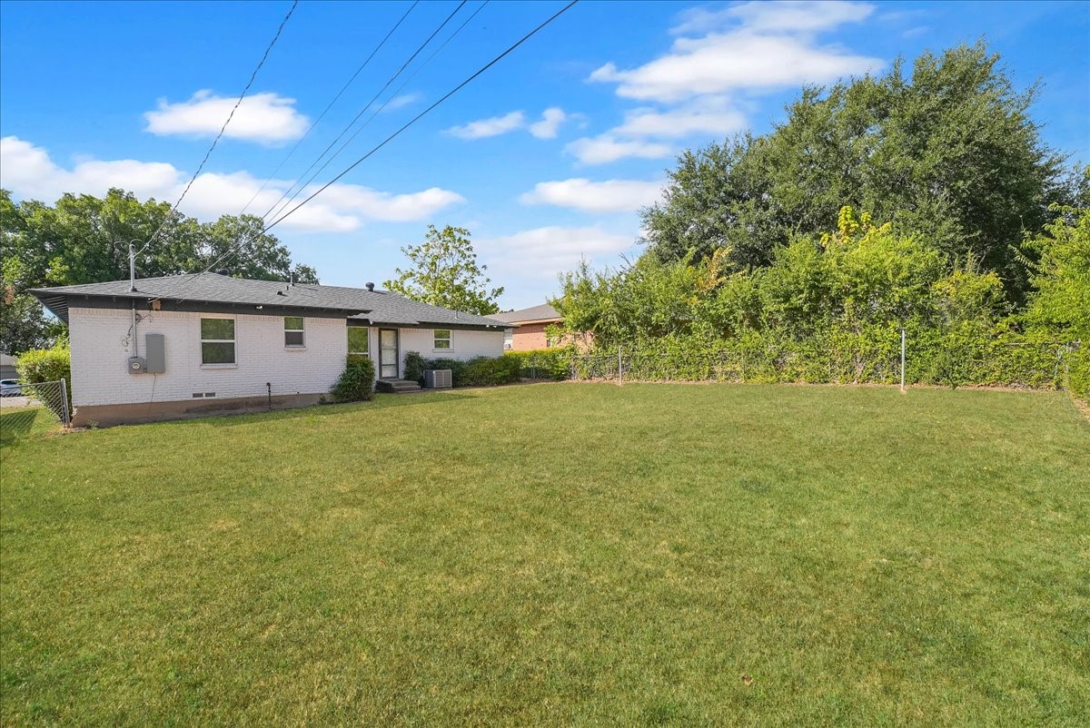 1445 Caravan Trail