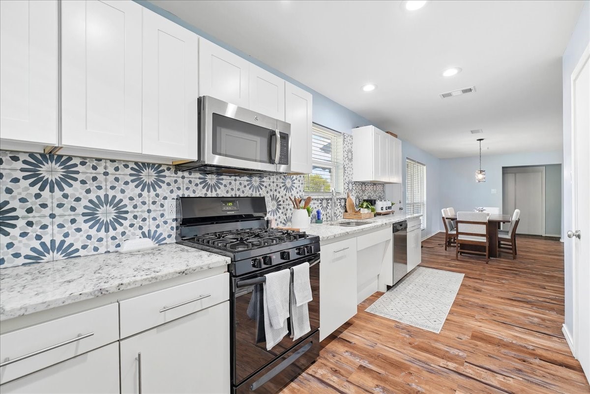 1445 Caravan Trail