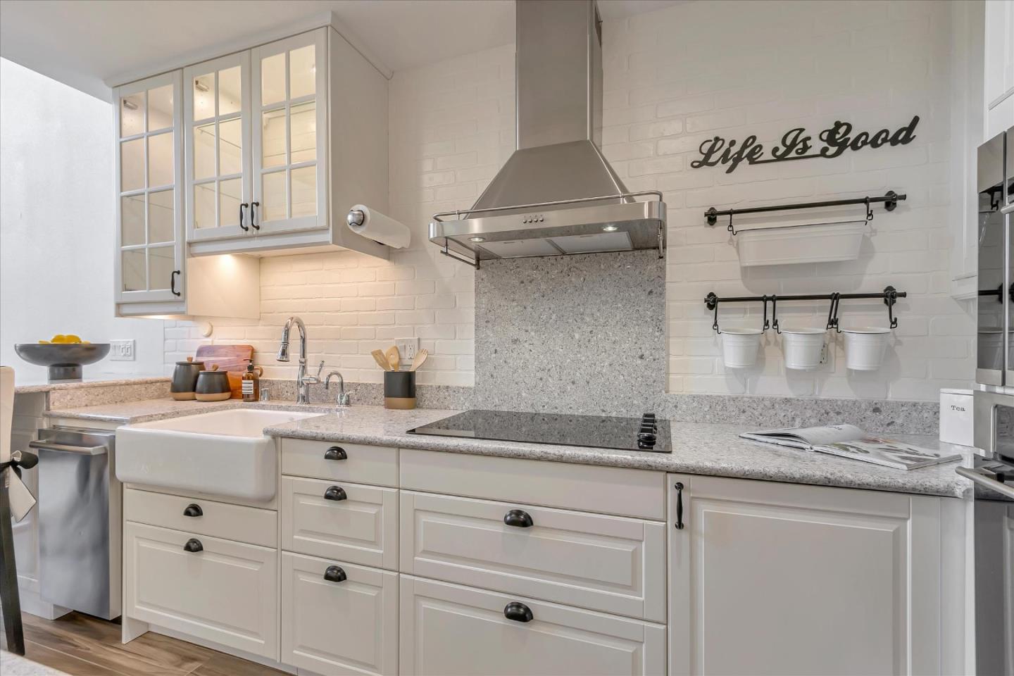 1207 Tera Nova Boulevard