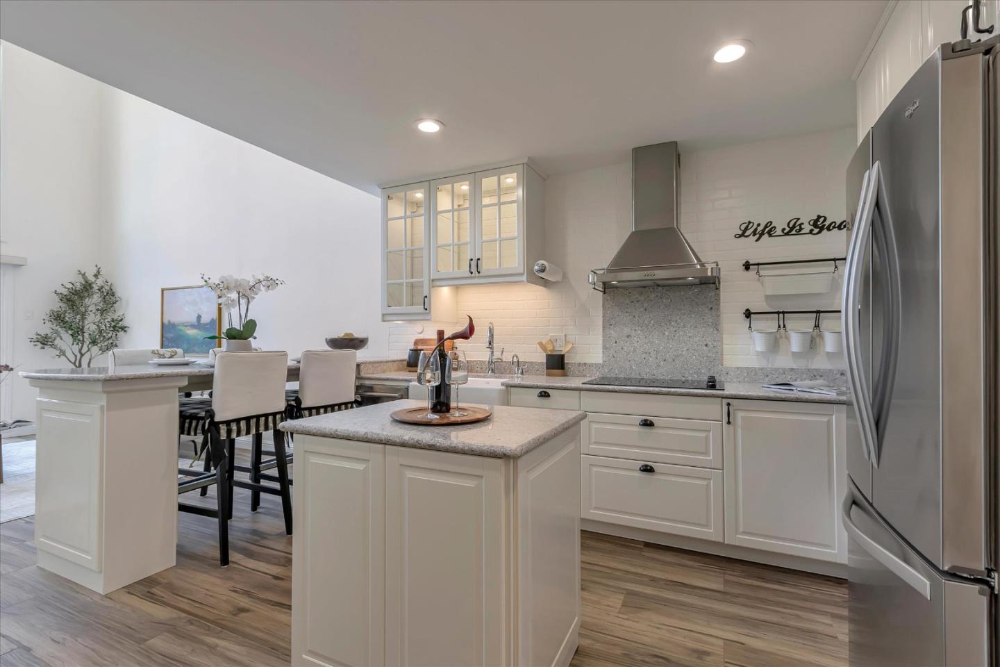 1207 Tera Nova Boulevard