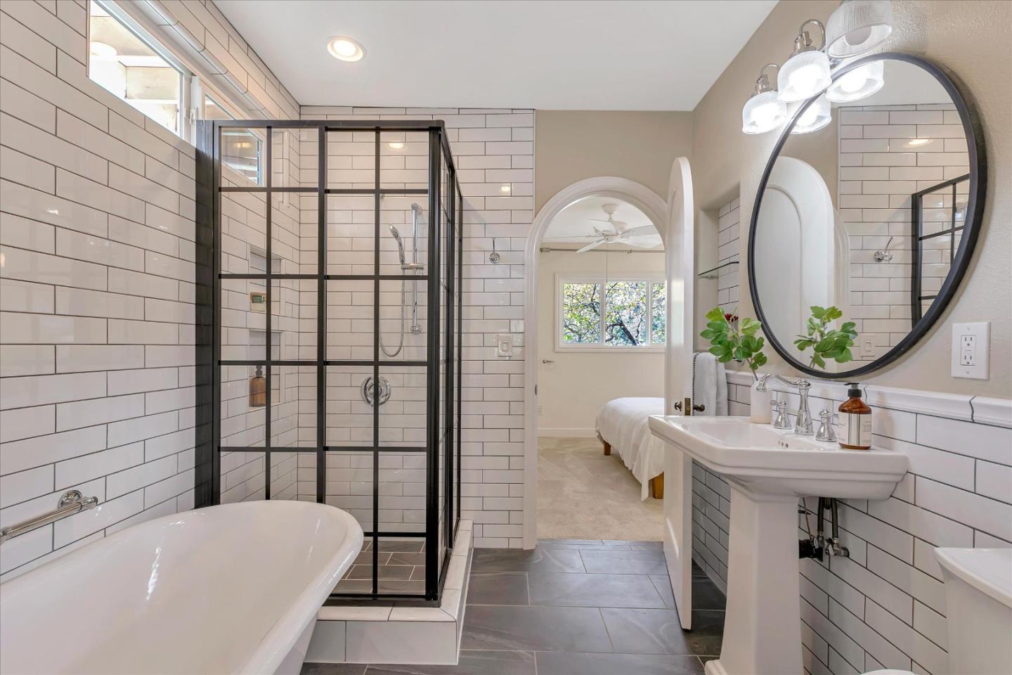 1207 Tera Nova Boulevard