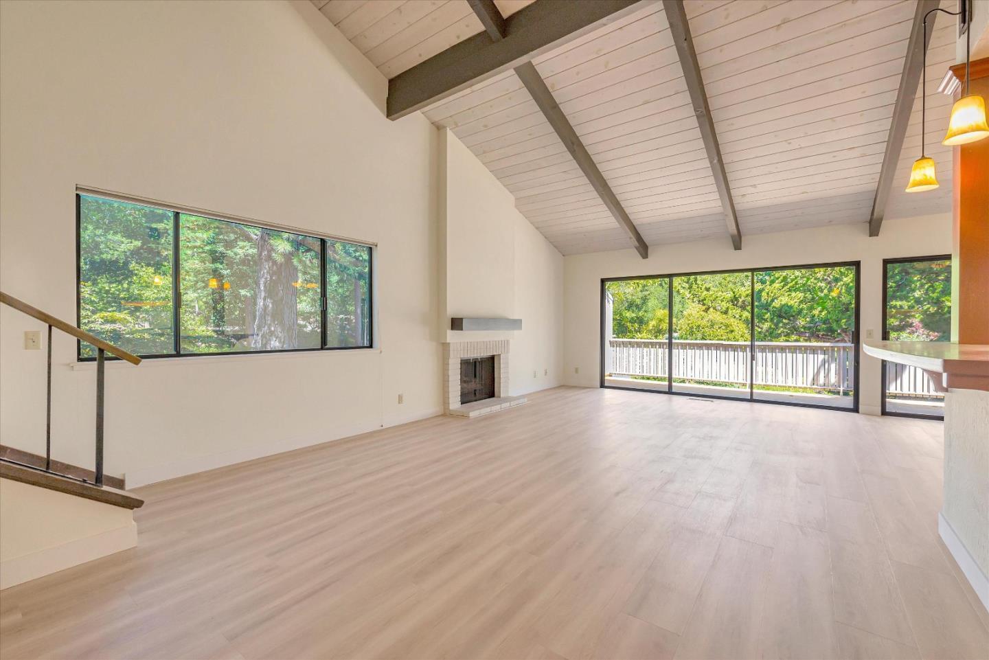 140 Sand Hill Circle