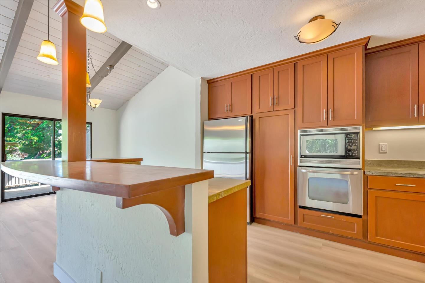 140 Sand Hill Circle