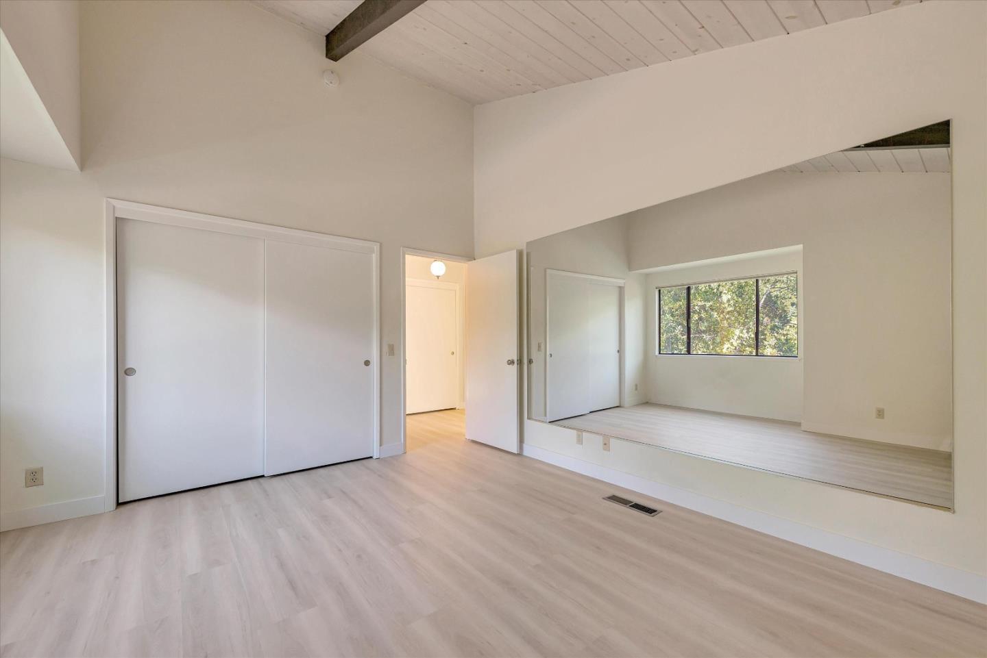 140 Sand Hill Circle