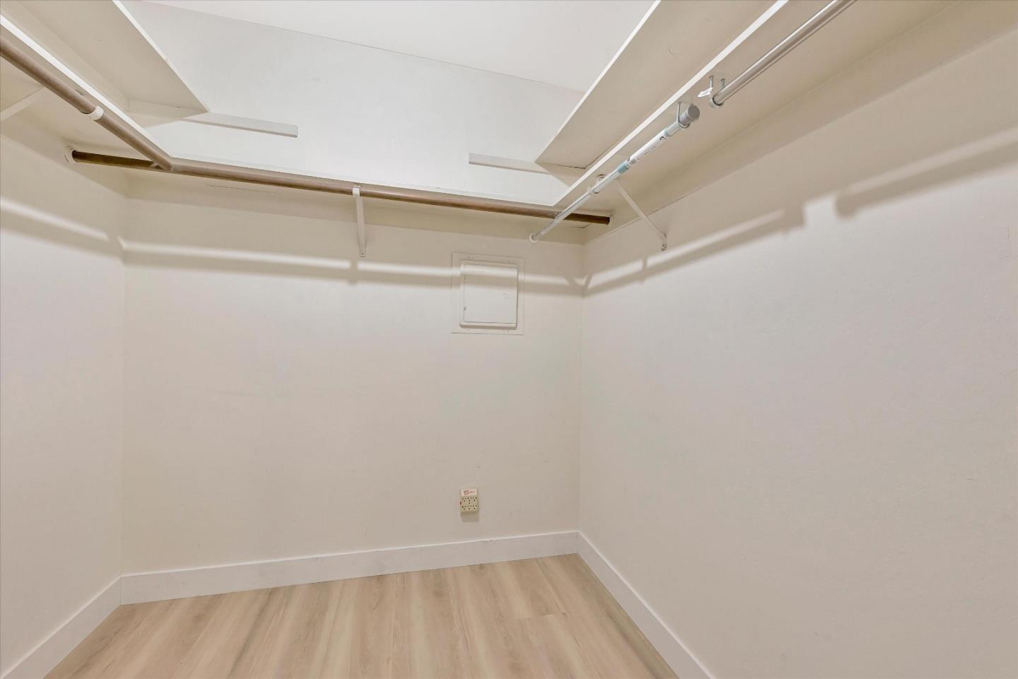 140 Sand Hill Circle