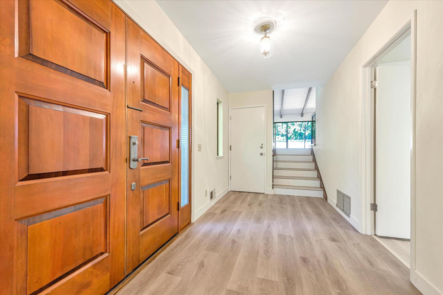 140 Sand Hill Circle