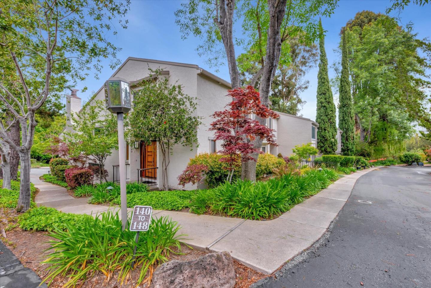 140 Sand Hill Circle