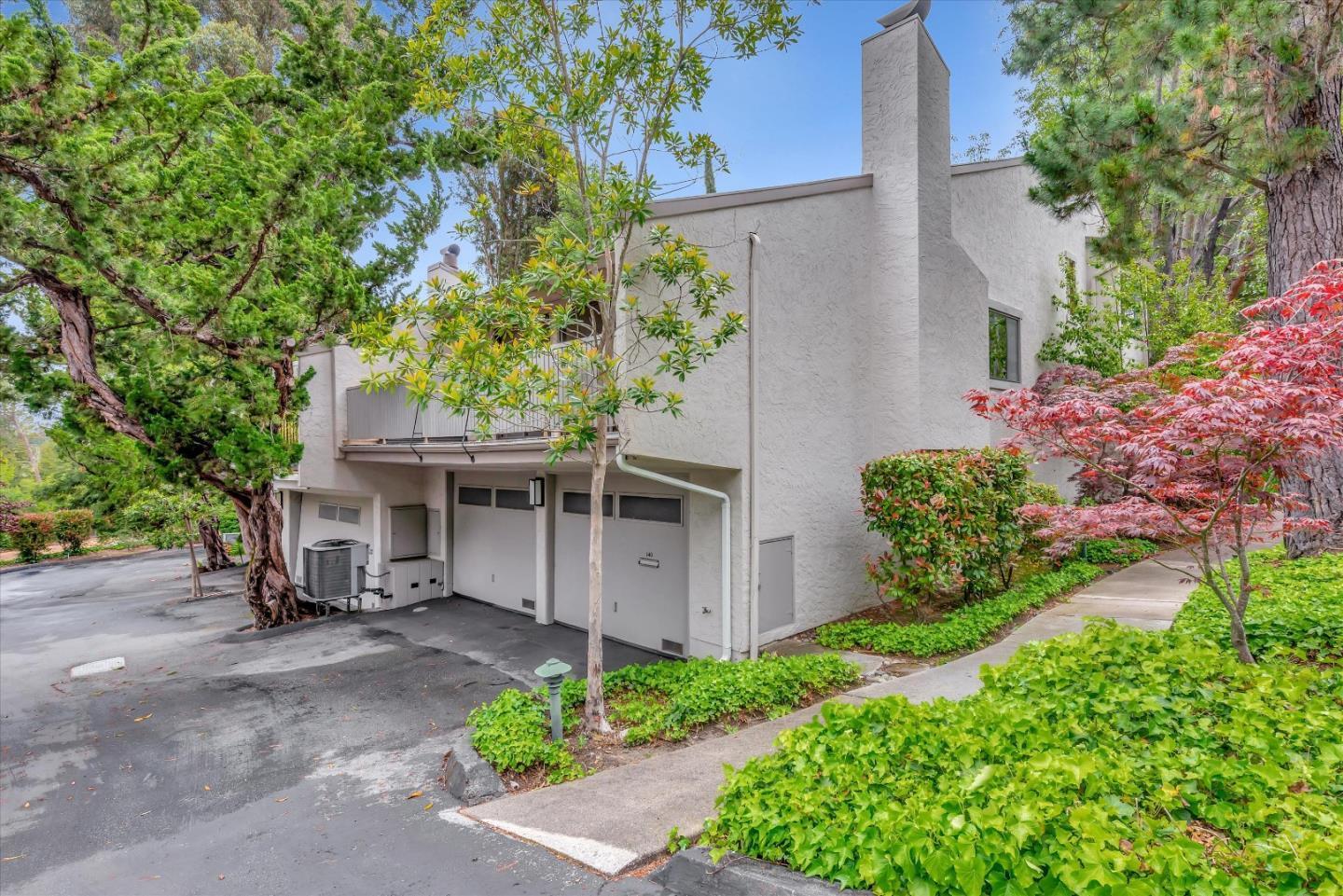 140 Sand Hill Circle