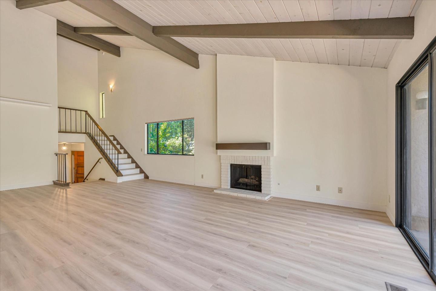 140 Sand Hill Circle