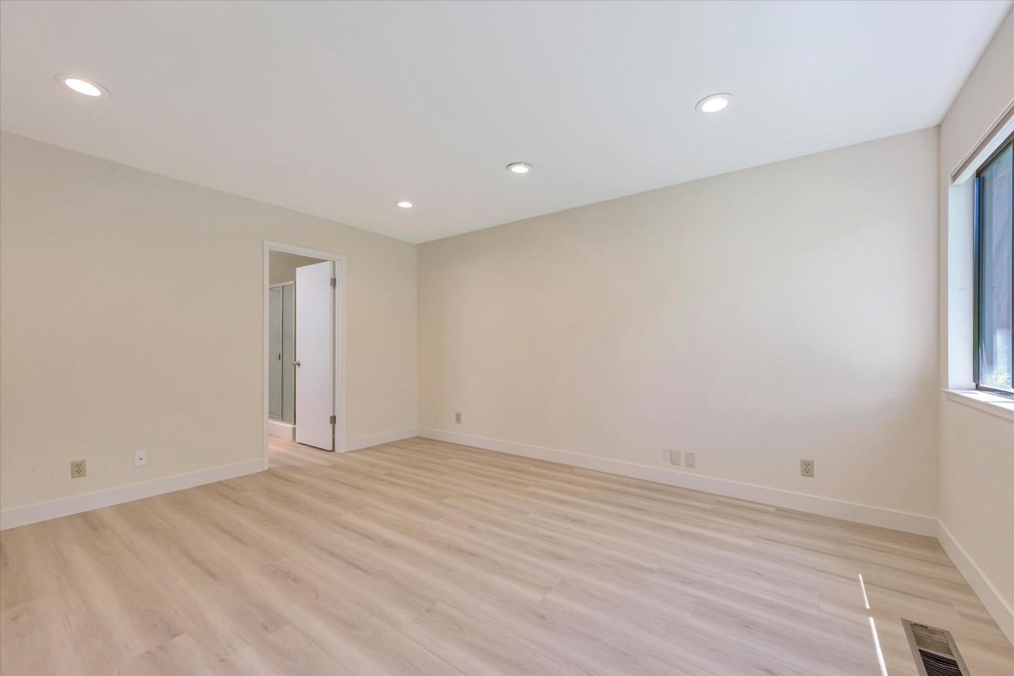 140 Sand Hill Circle