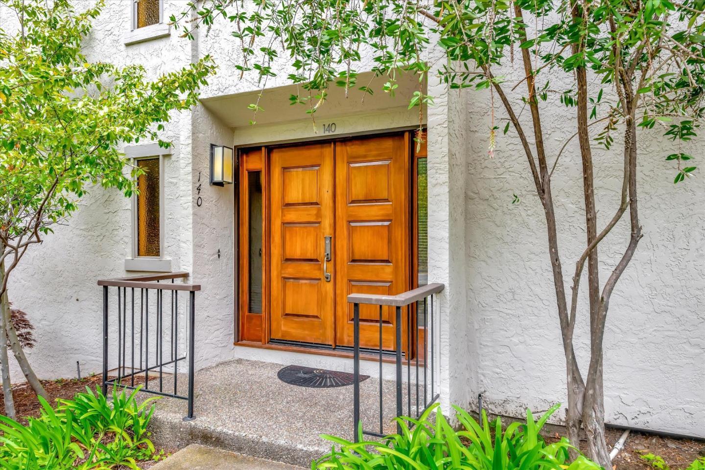 140 Sand Hill Circle