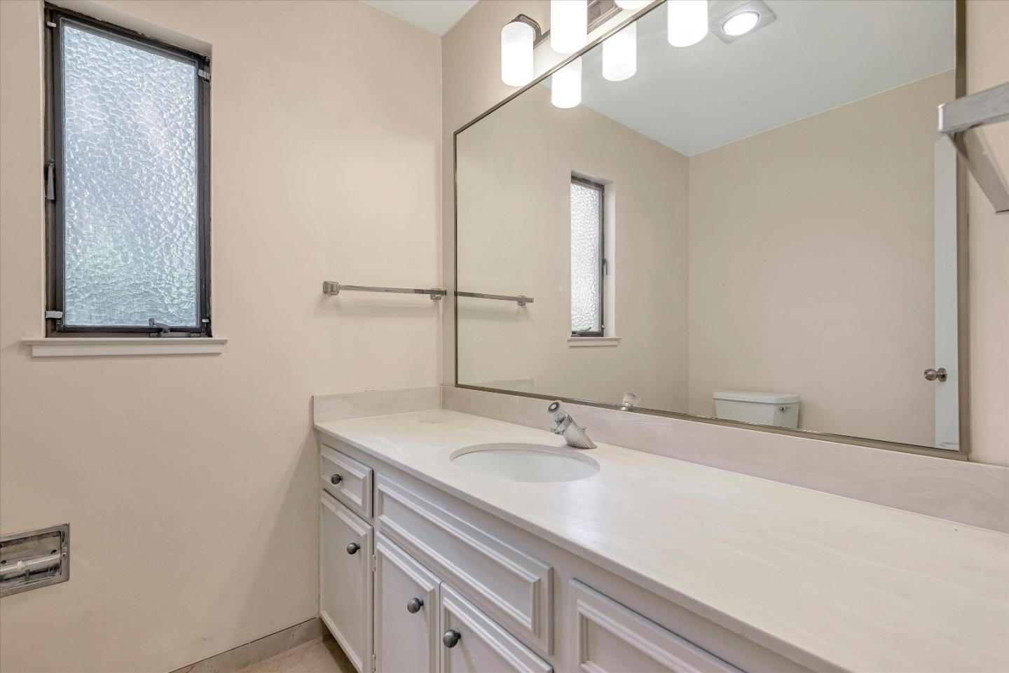 140 Sand Hill Circle