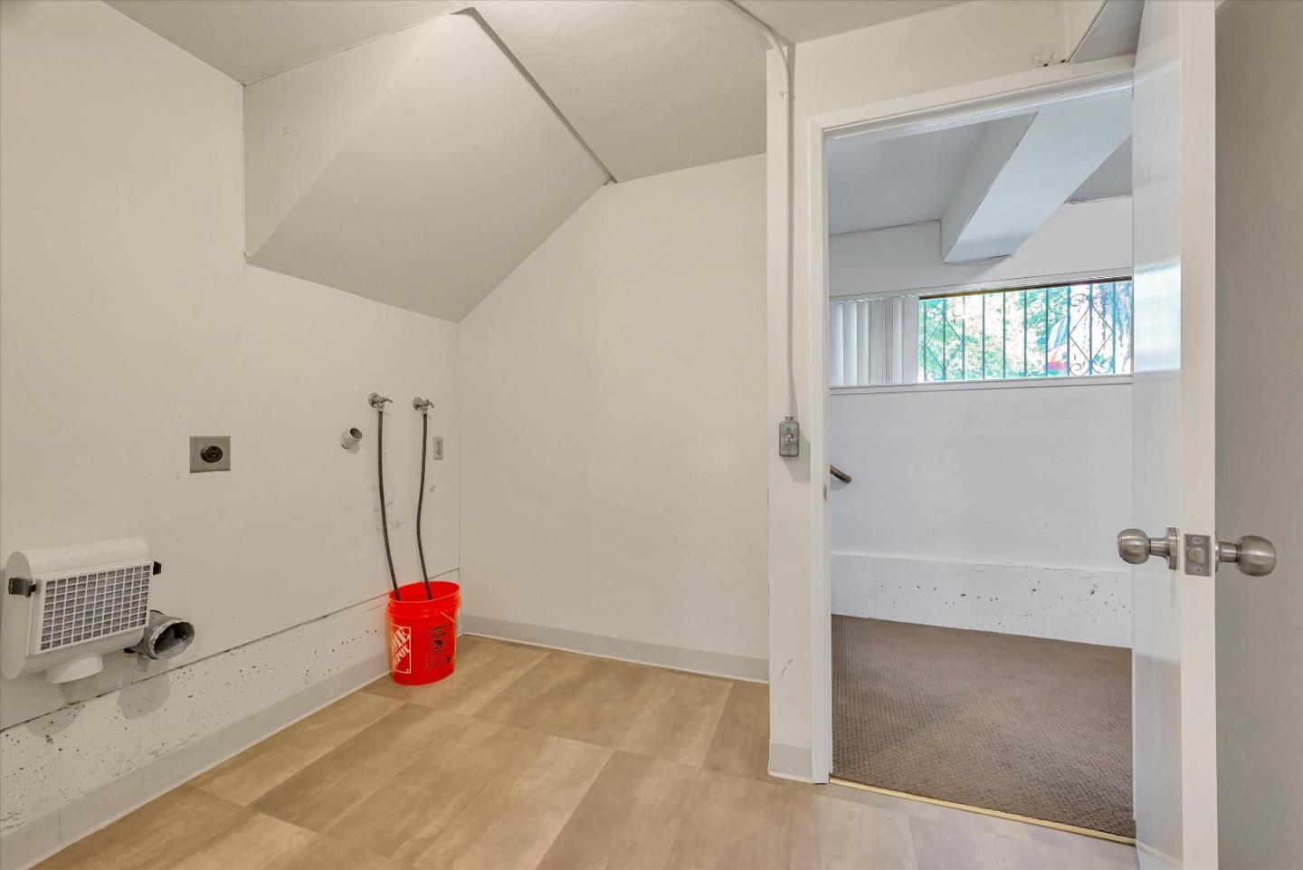 140 Sand Hill Circle