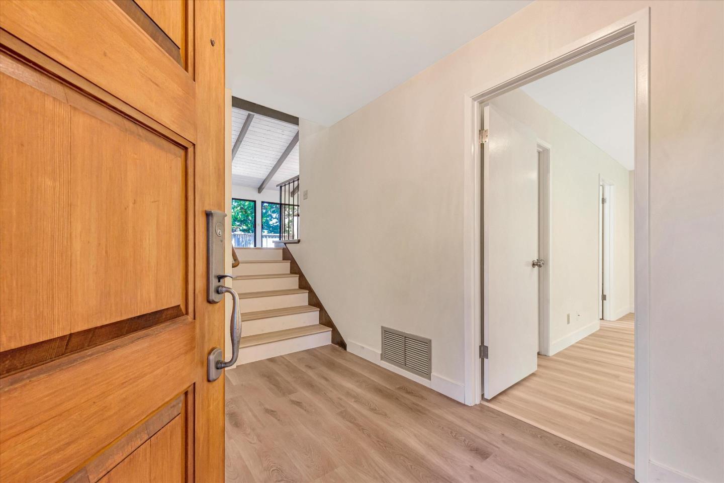 140 Sand Hill Circle