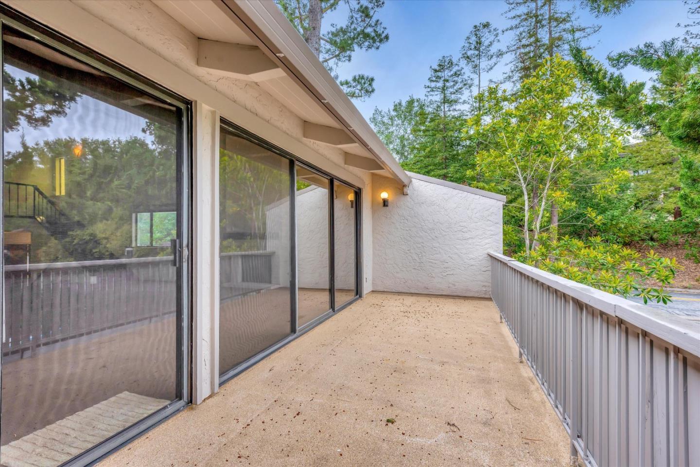 140 Sand Hill Circle