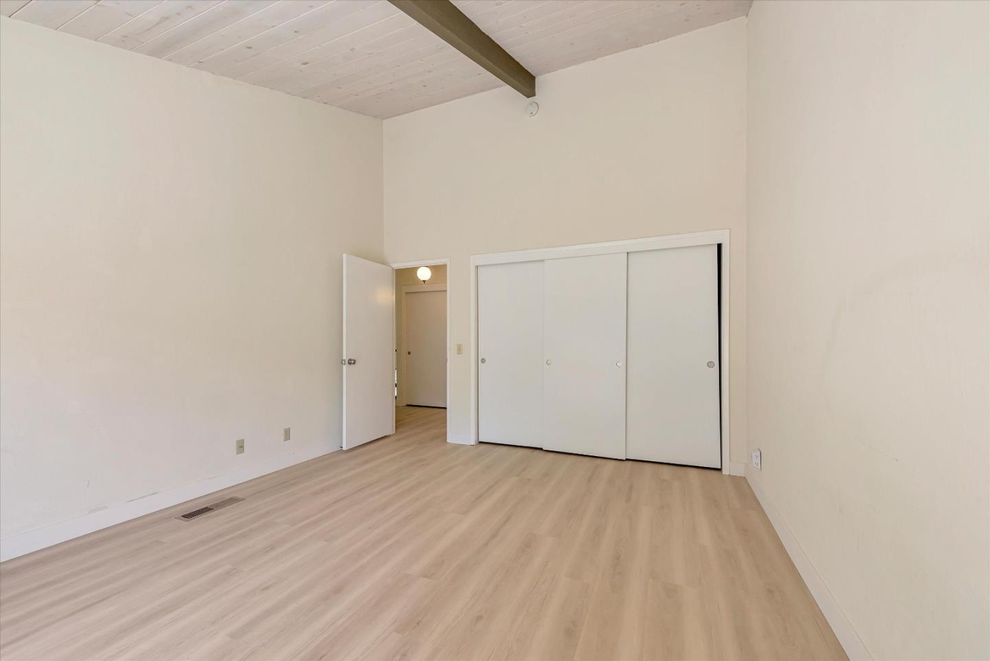 140 Sand Hill Circle