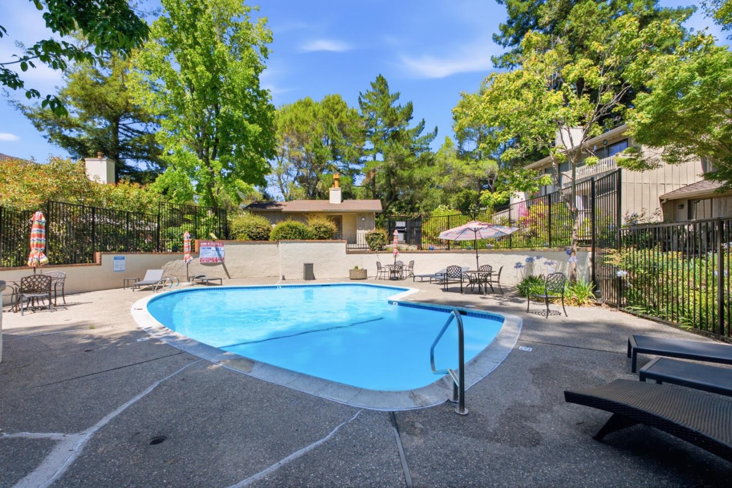 596 Sand Hill CIR