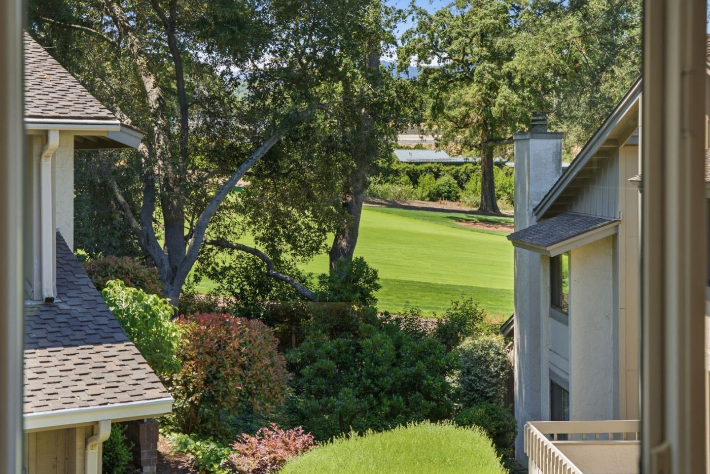 596 Sand Hill CIR