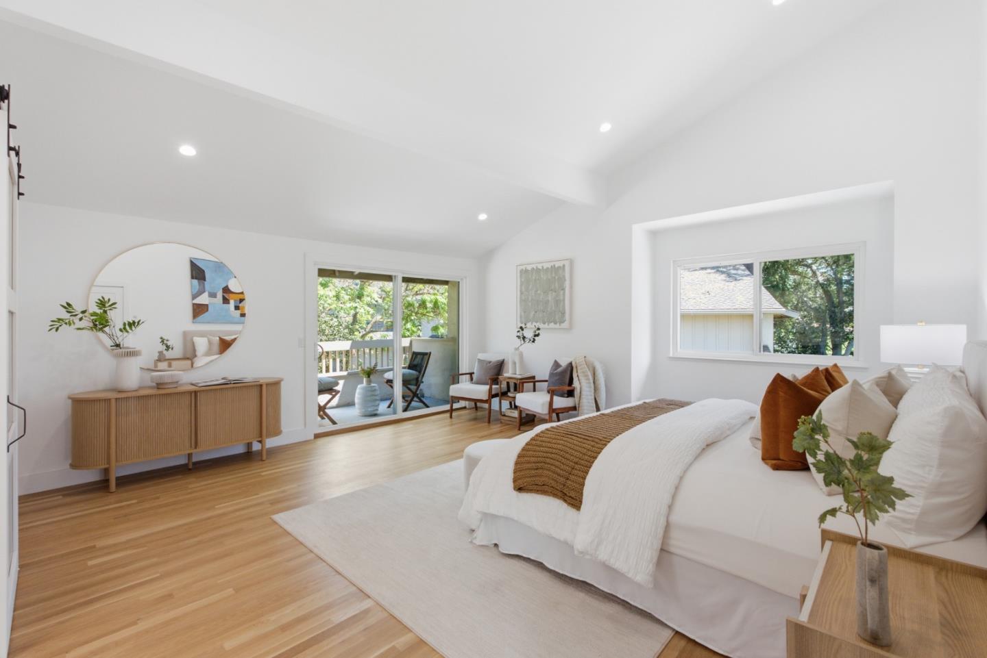 596 Sand Hill CIR