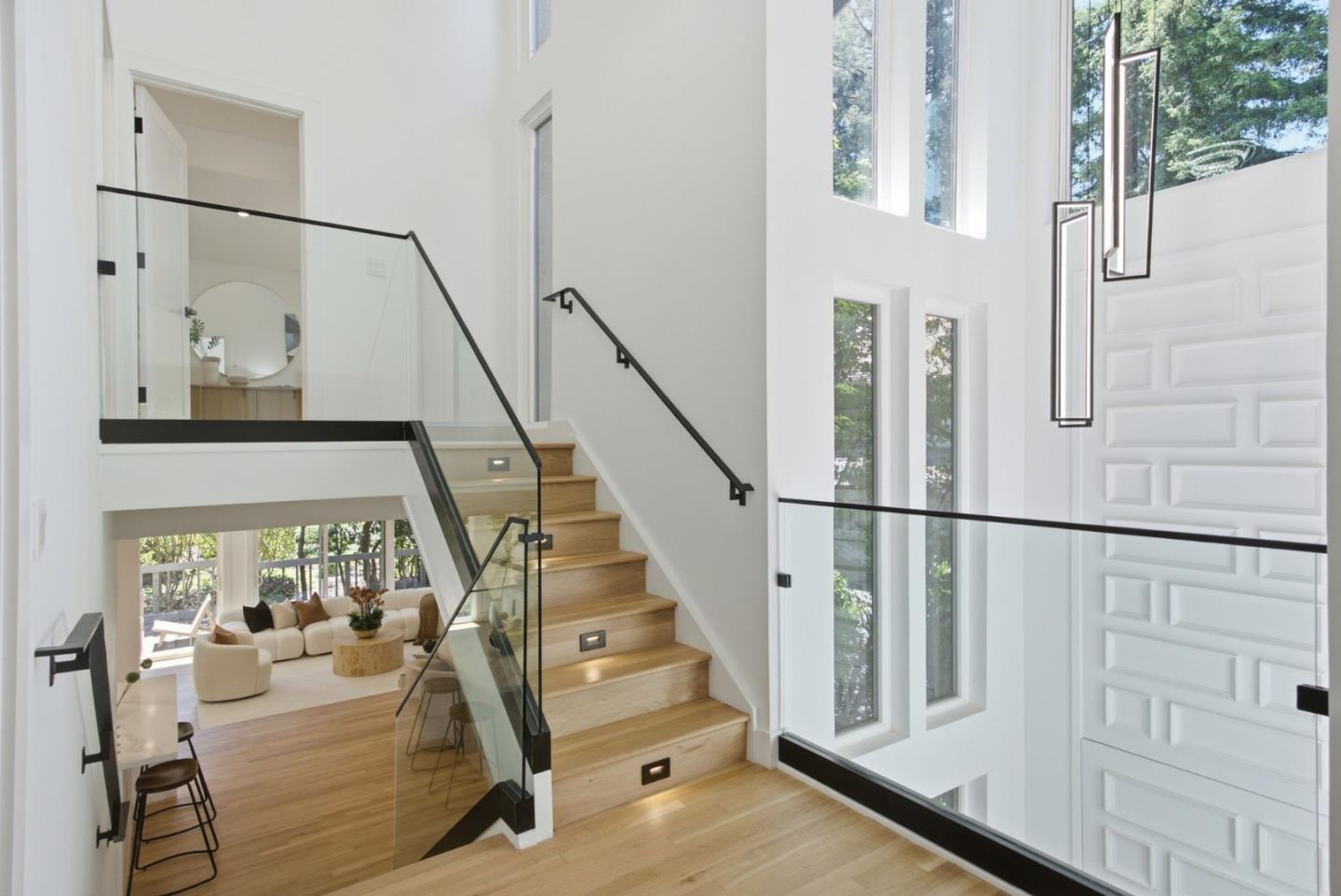 596 Sand Hill CIR