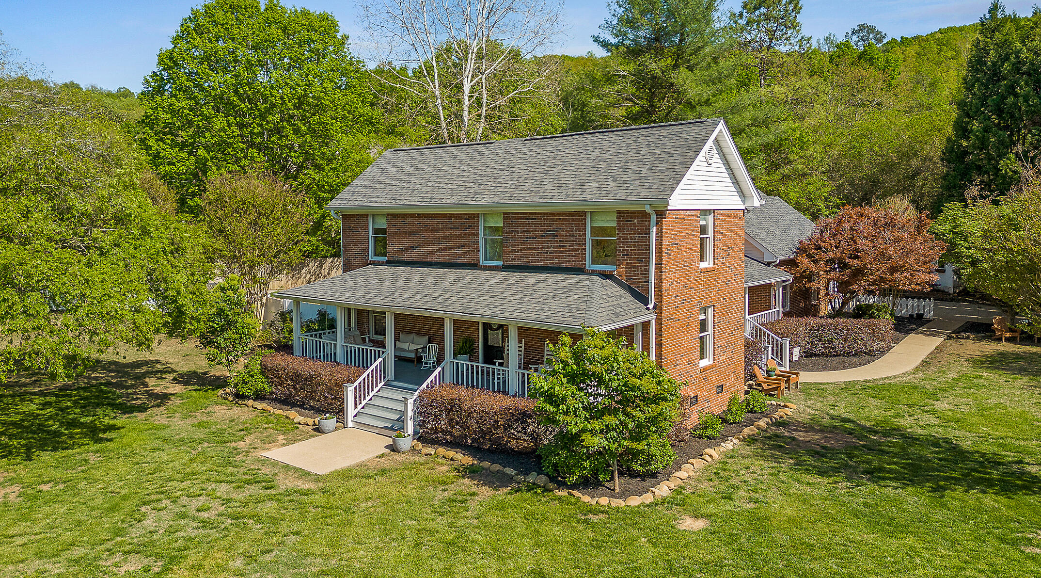 2203 NW Woodcreek Drive