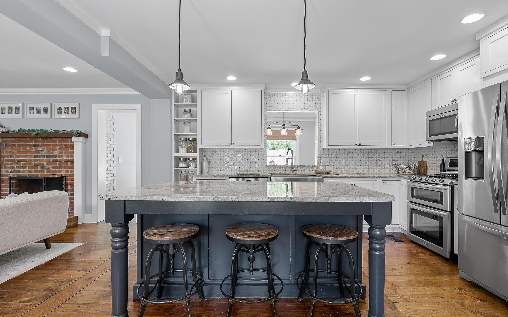 2203 NW Woodcreek Drive