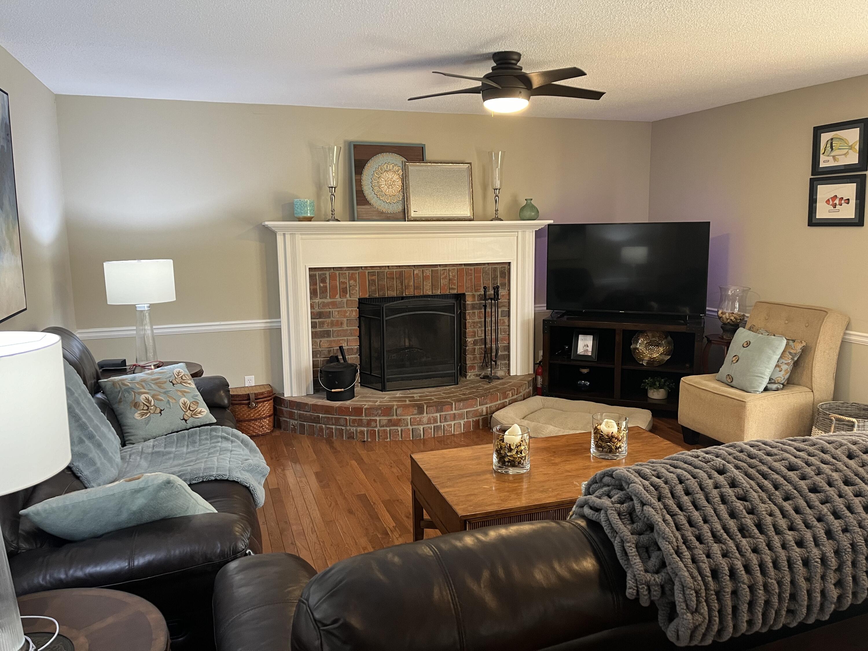 1610 Brook Manor Dr Drive