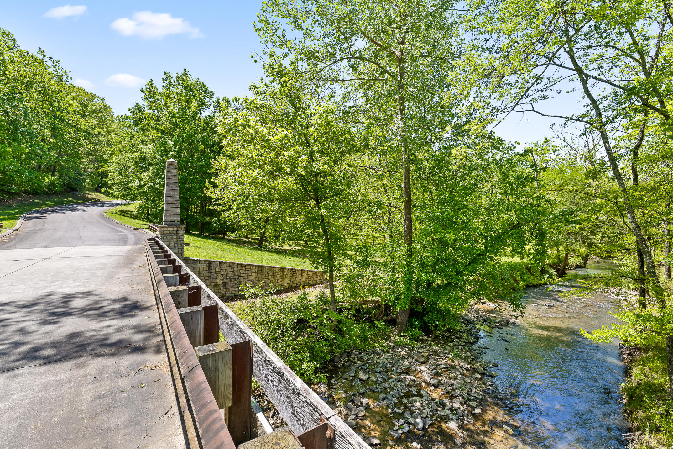 1750 Oakbrook Trail