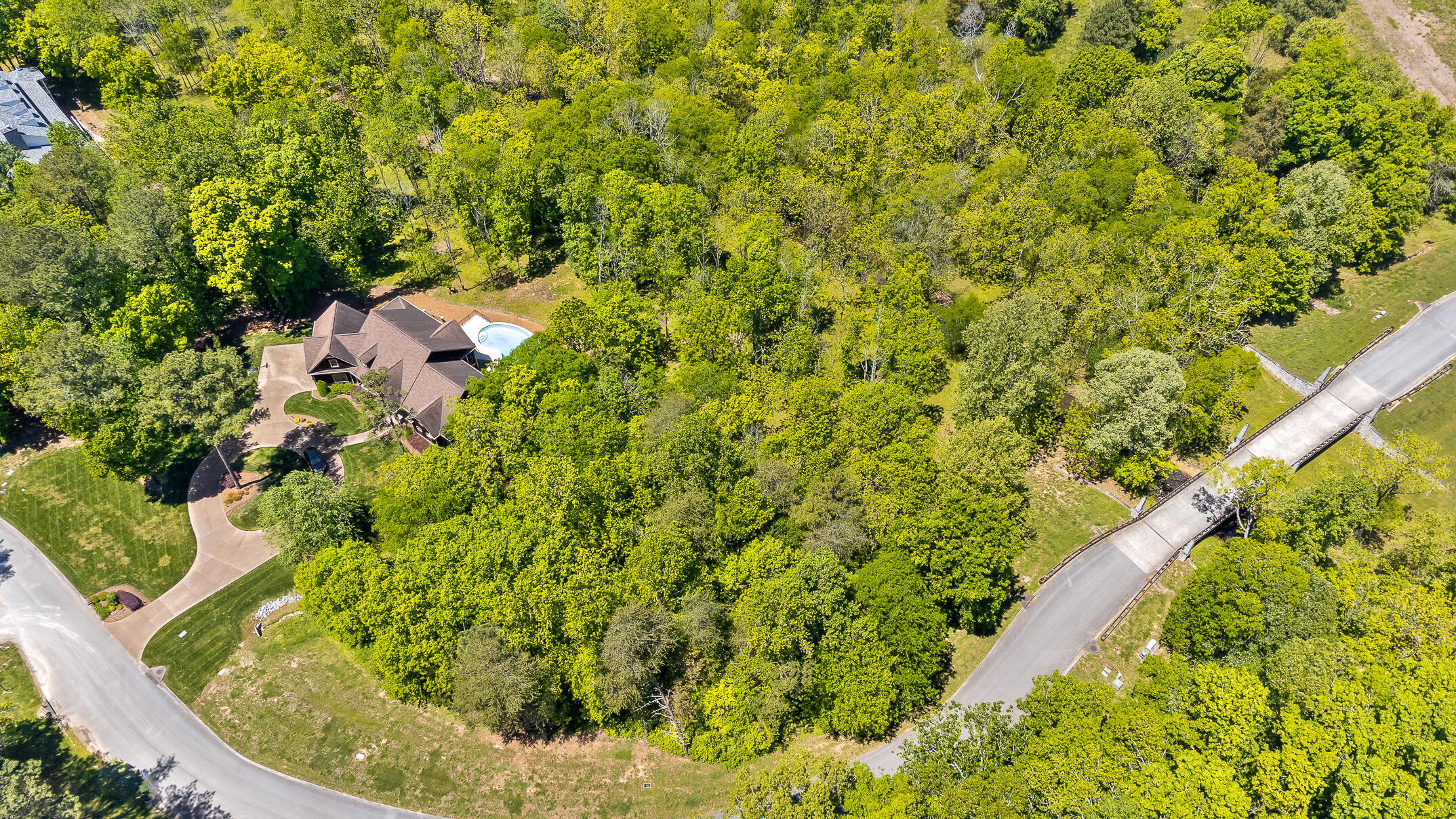 1750 Oakbrook Trail