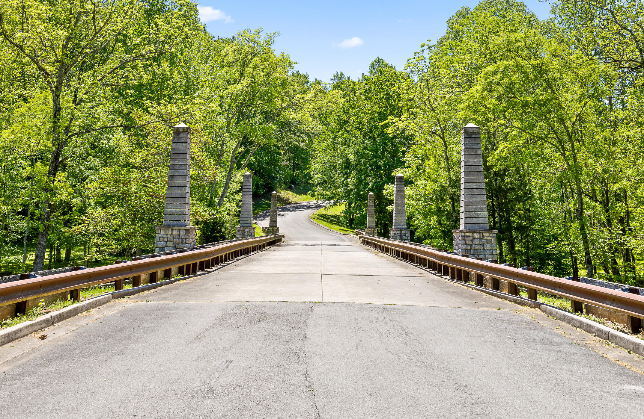 1750 Oakbrook Trail
