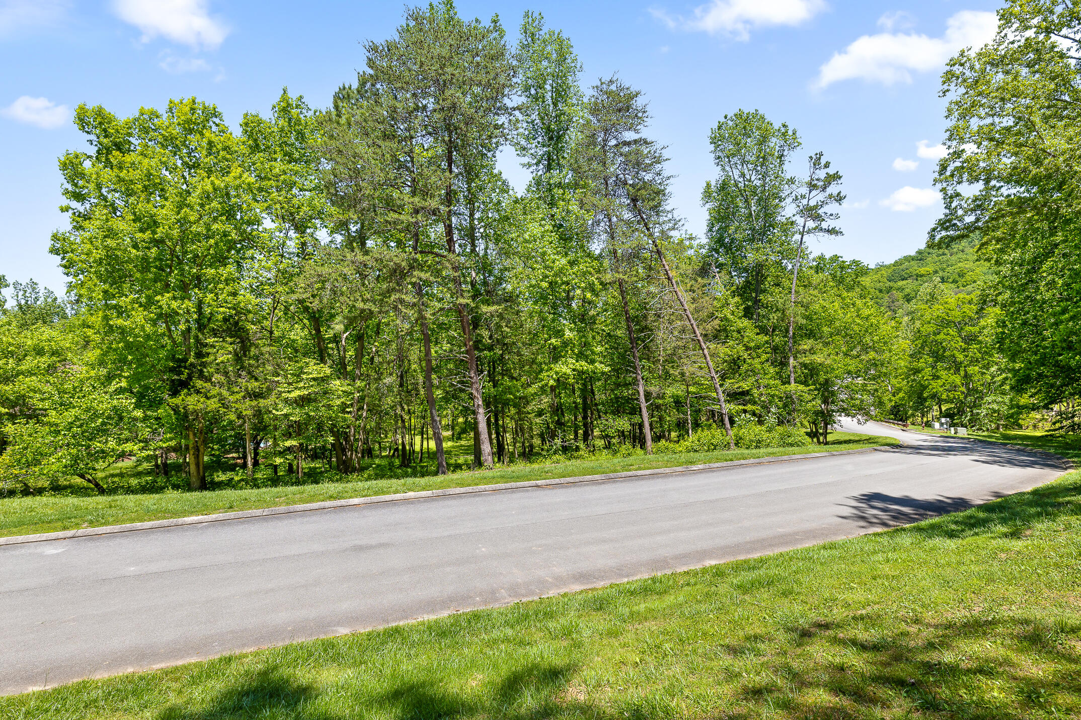 1750 Oakbrook Trail
