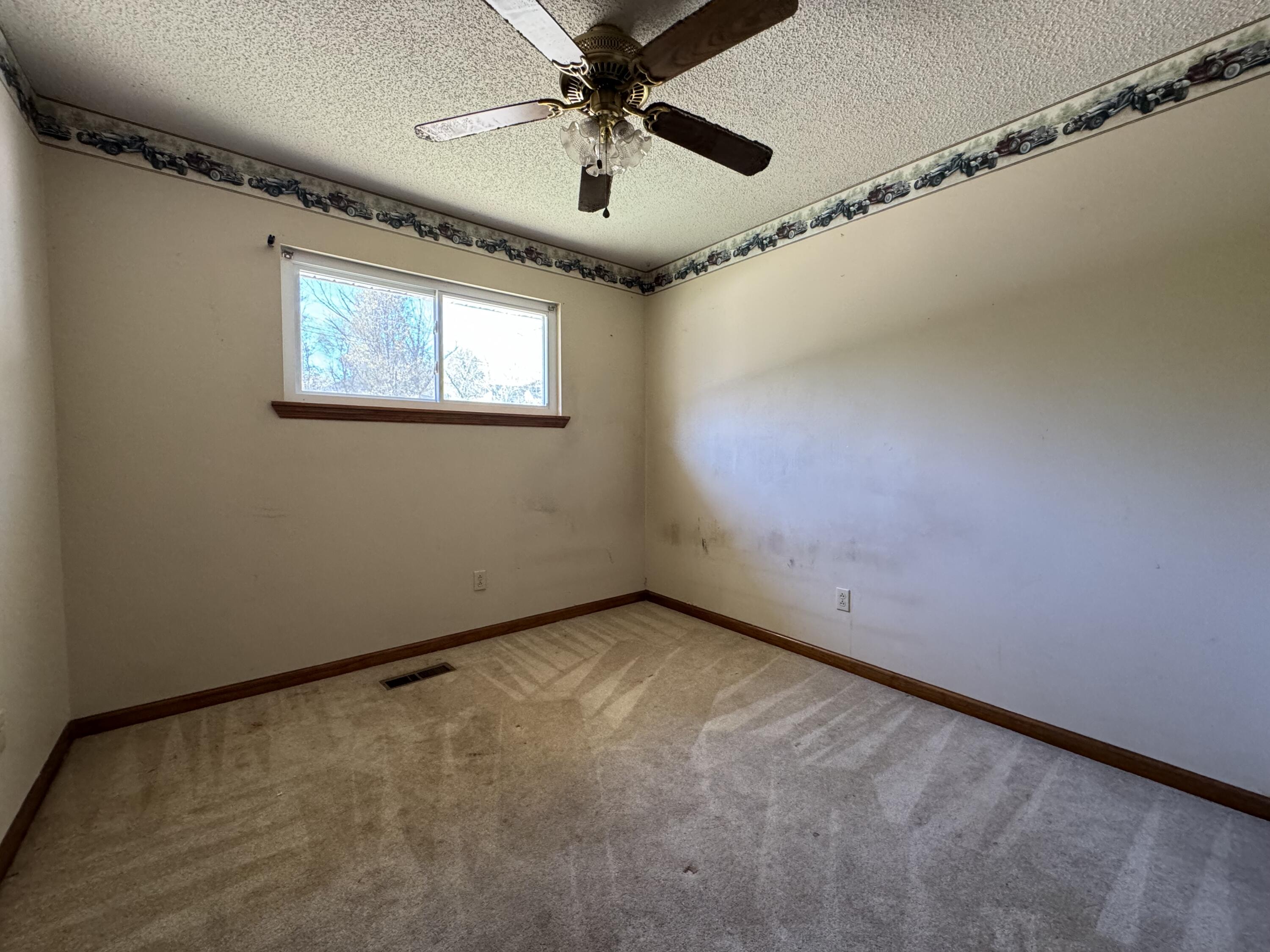 5404 May Circle