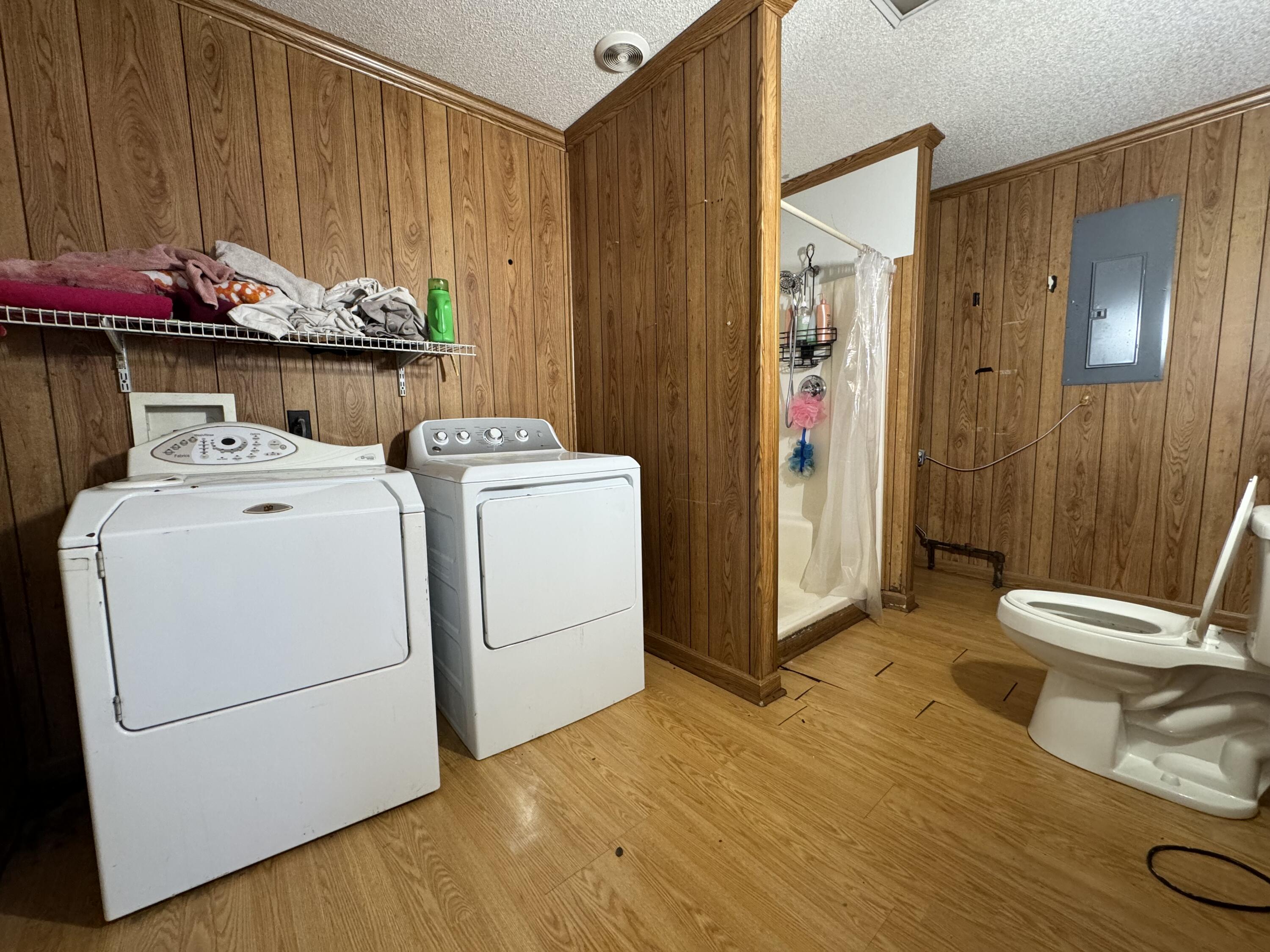 5404 May Circle