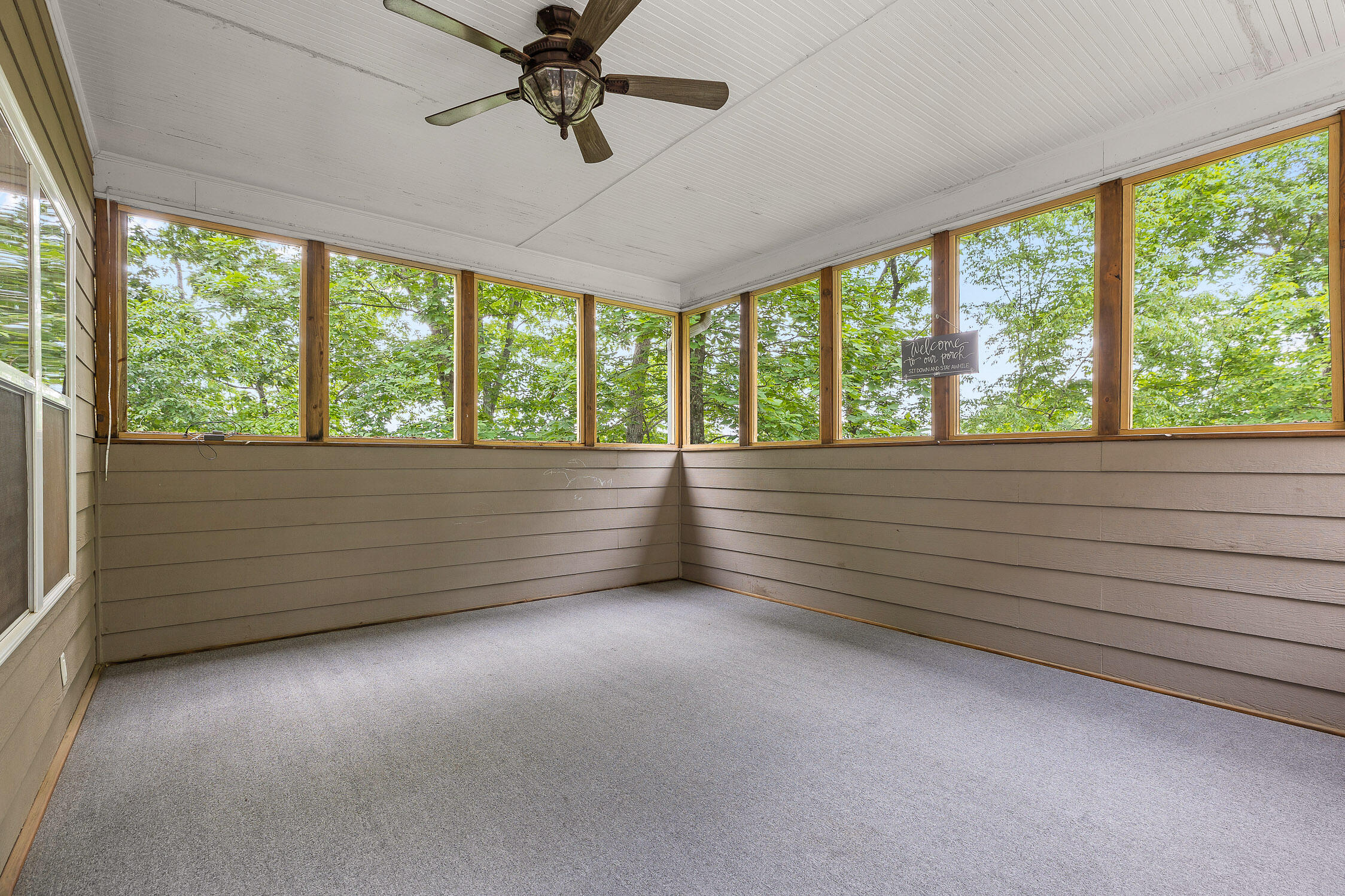 128 Windsor Lane