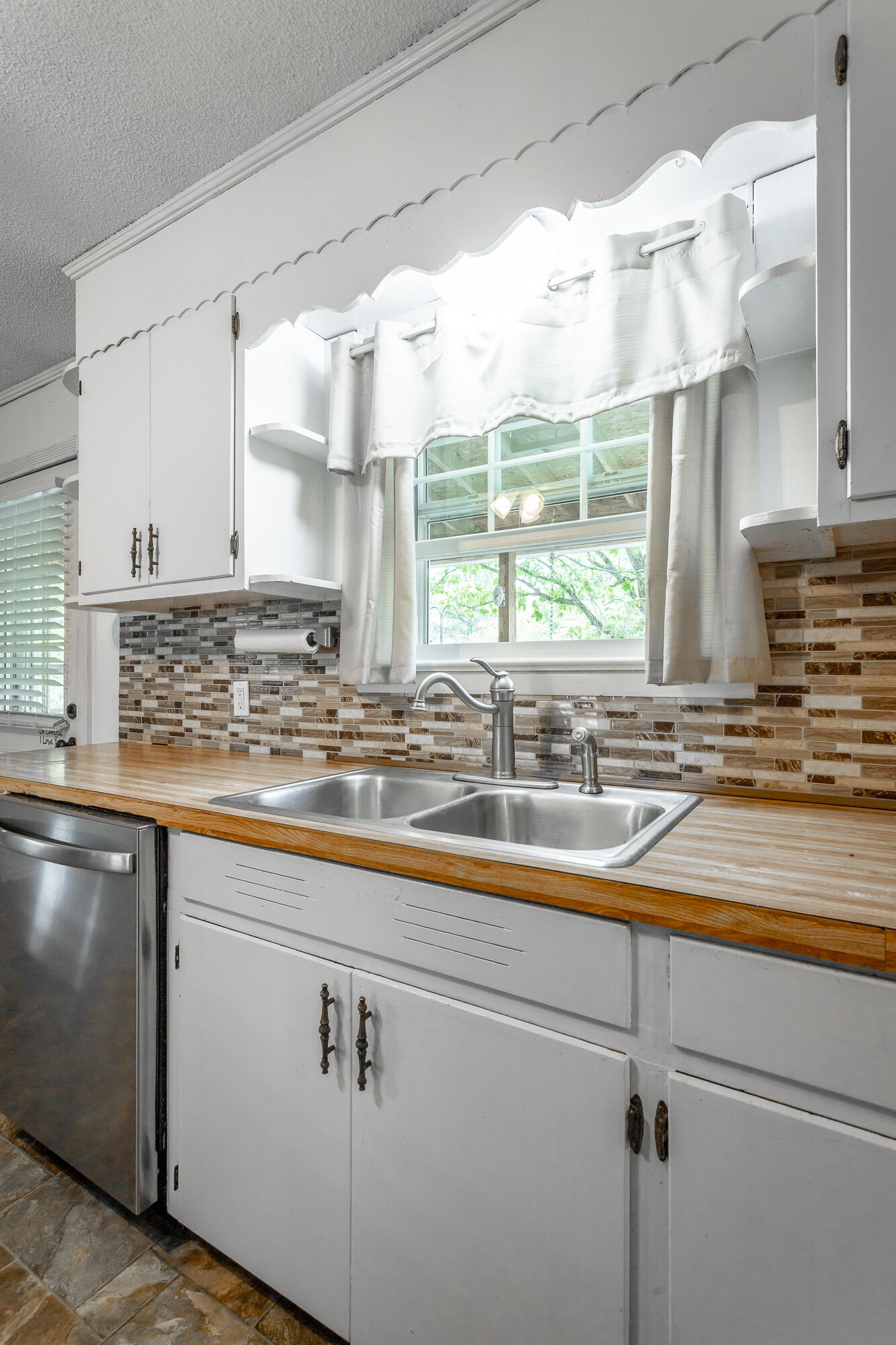 5948 Chamberlain Road, LaFayette
