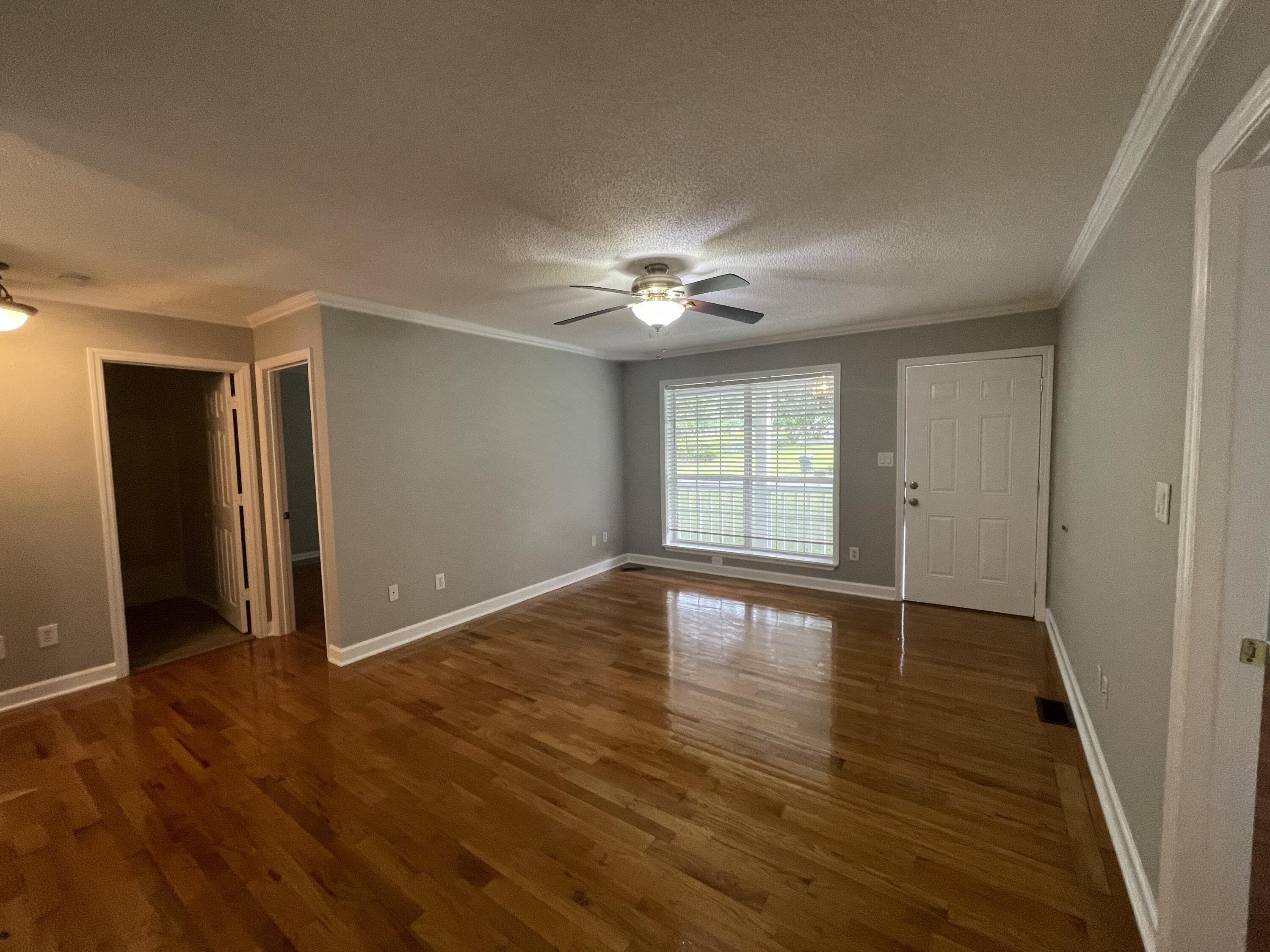 513 Hobart Lane, LaFayette