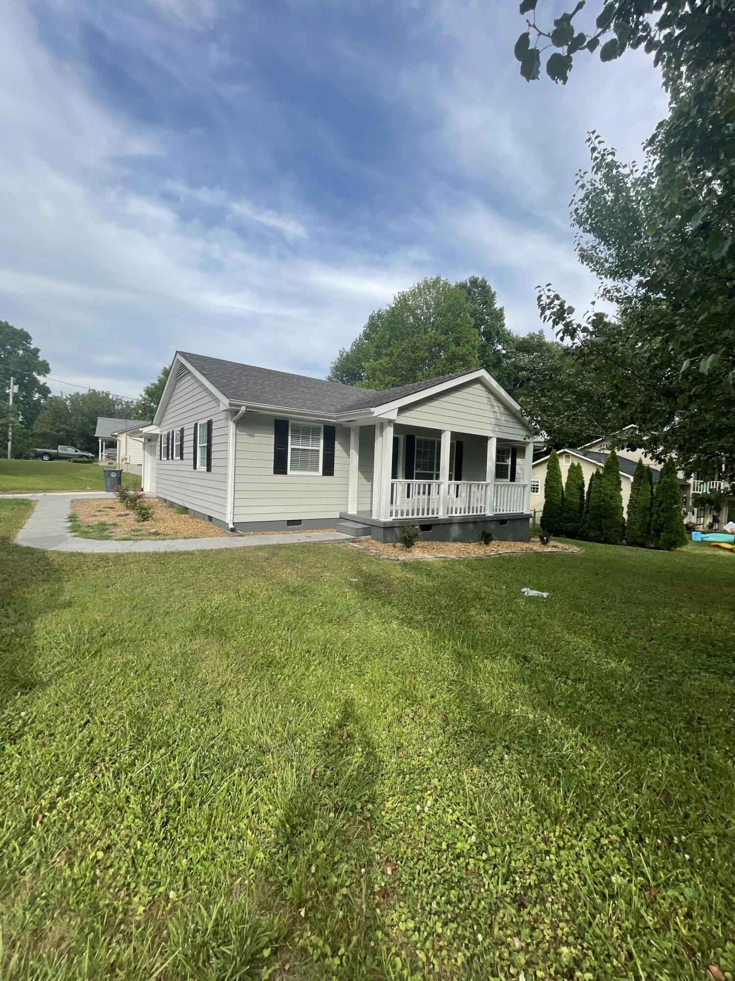 513 Hobart Lane, LaFayette