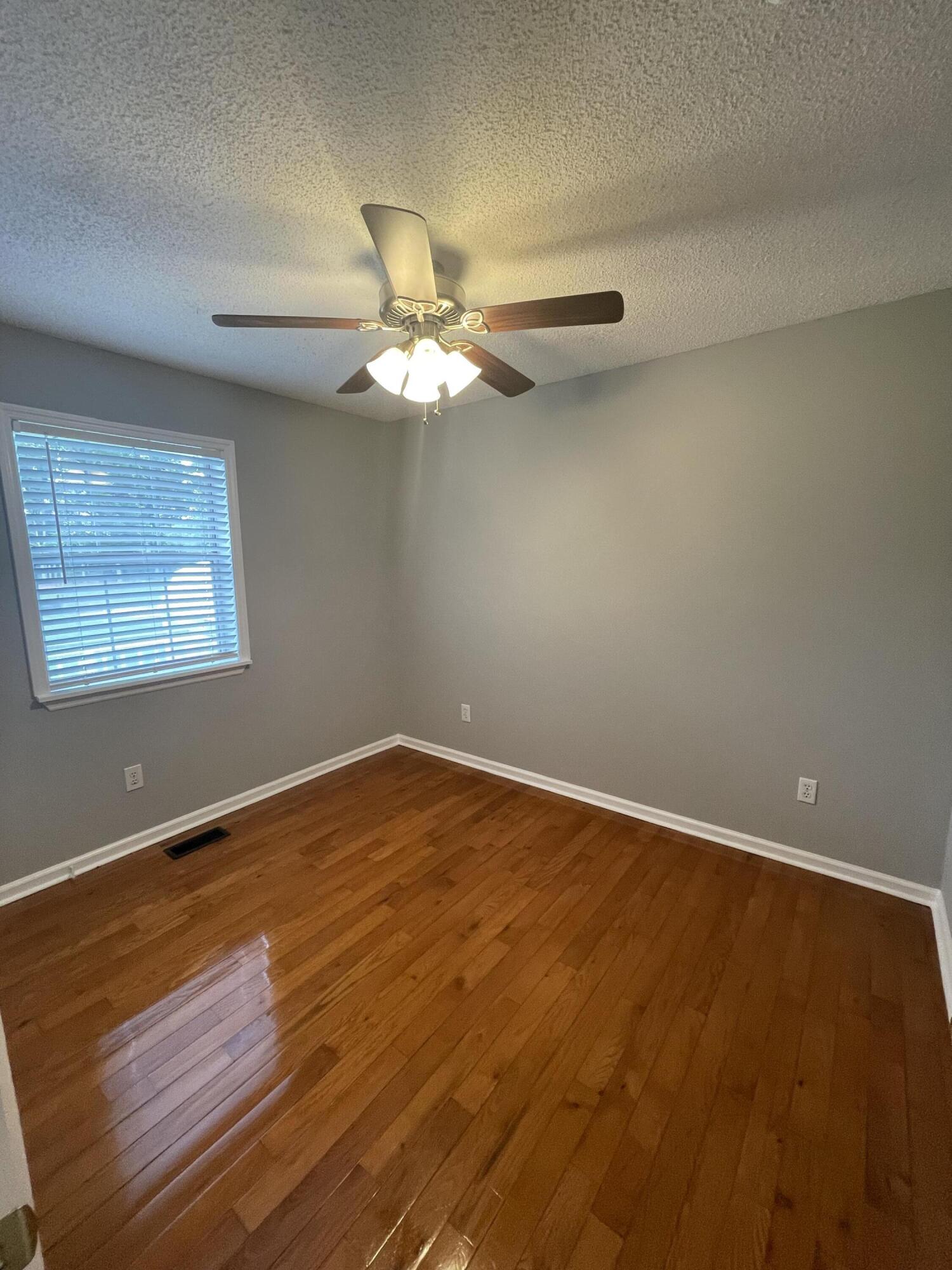 513 Hobart Lane, LaFayette