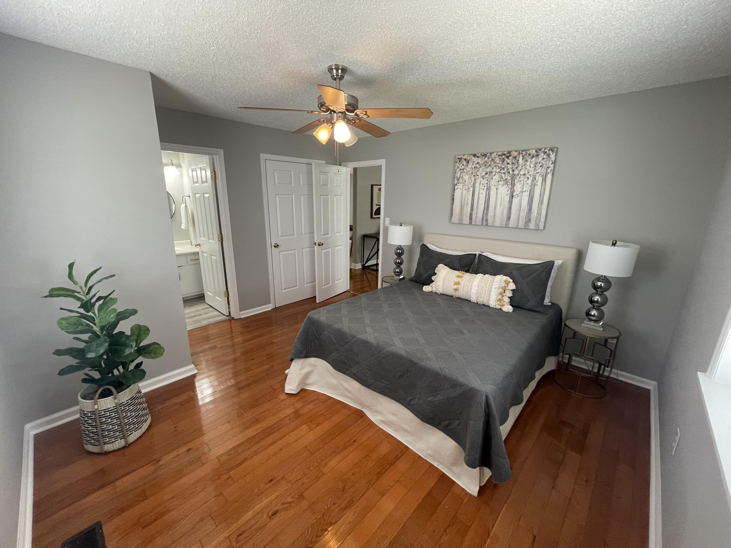 513 Hobart Lane, LaFayette