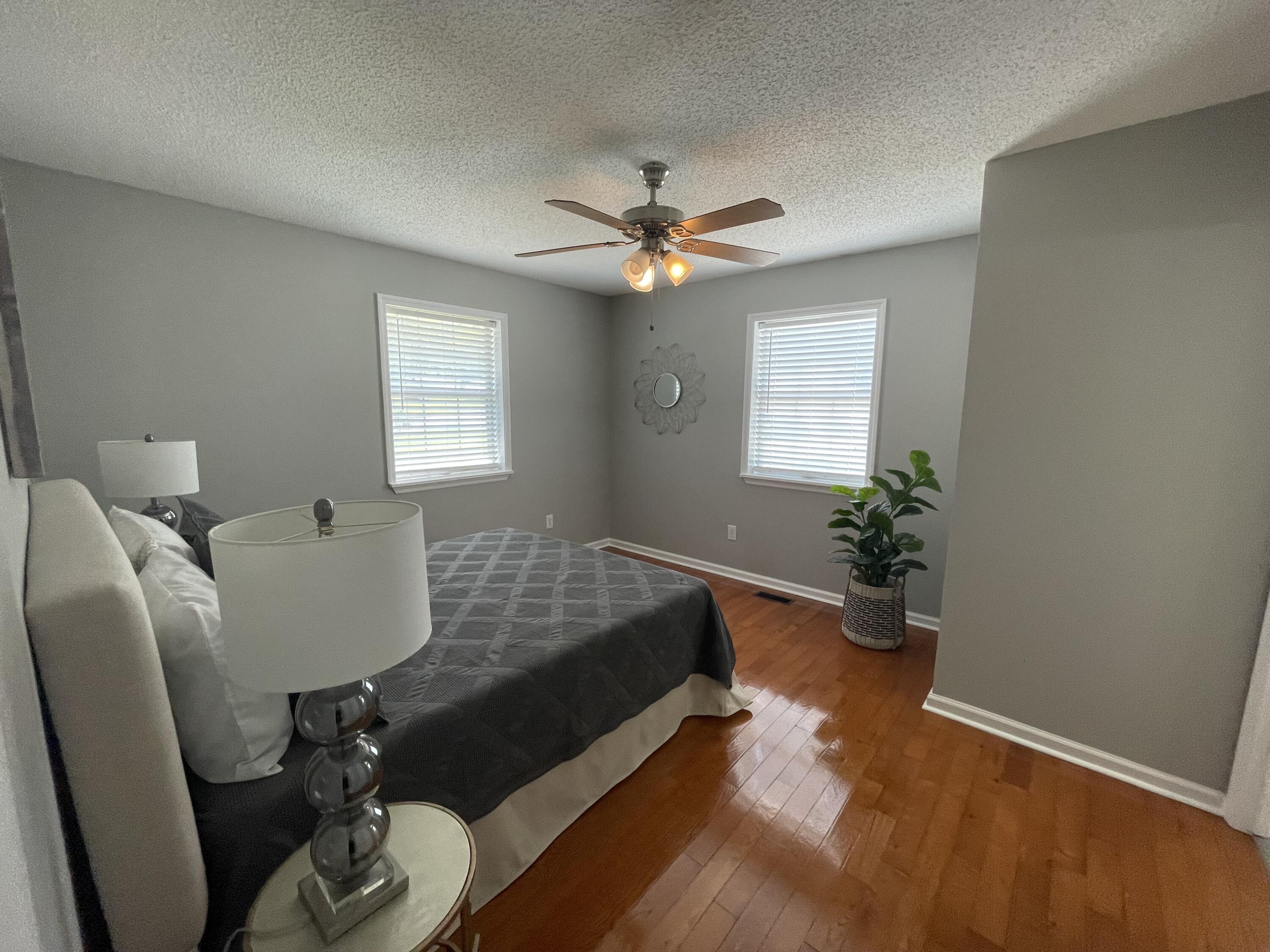 513 Hobart Lane, LaFayette