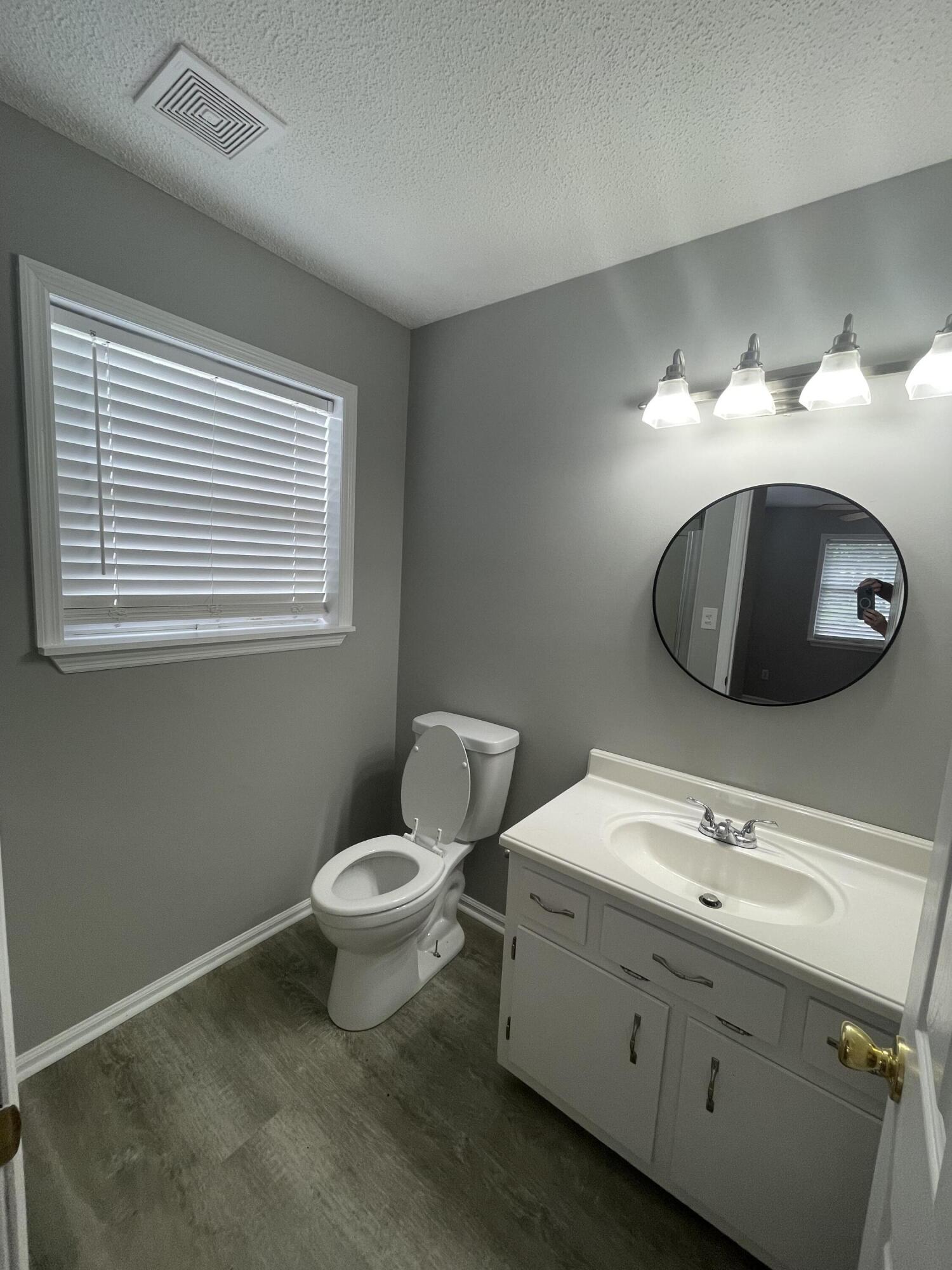 513 Hobart Lane, LaFayette