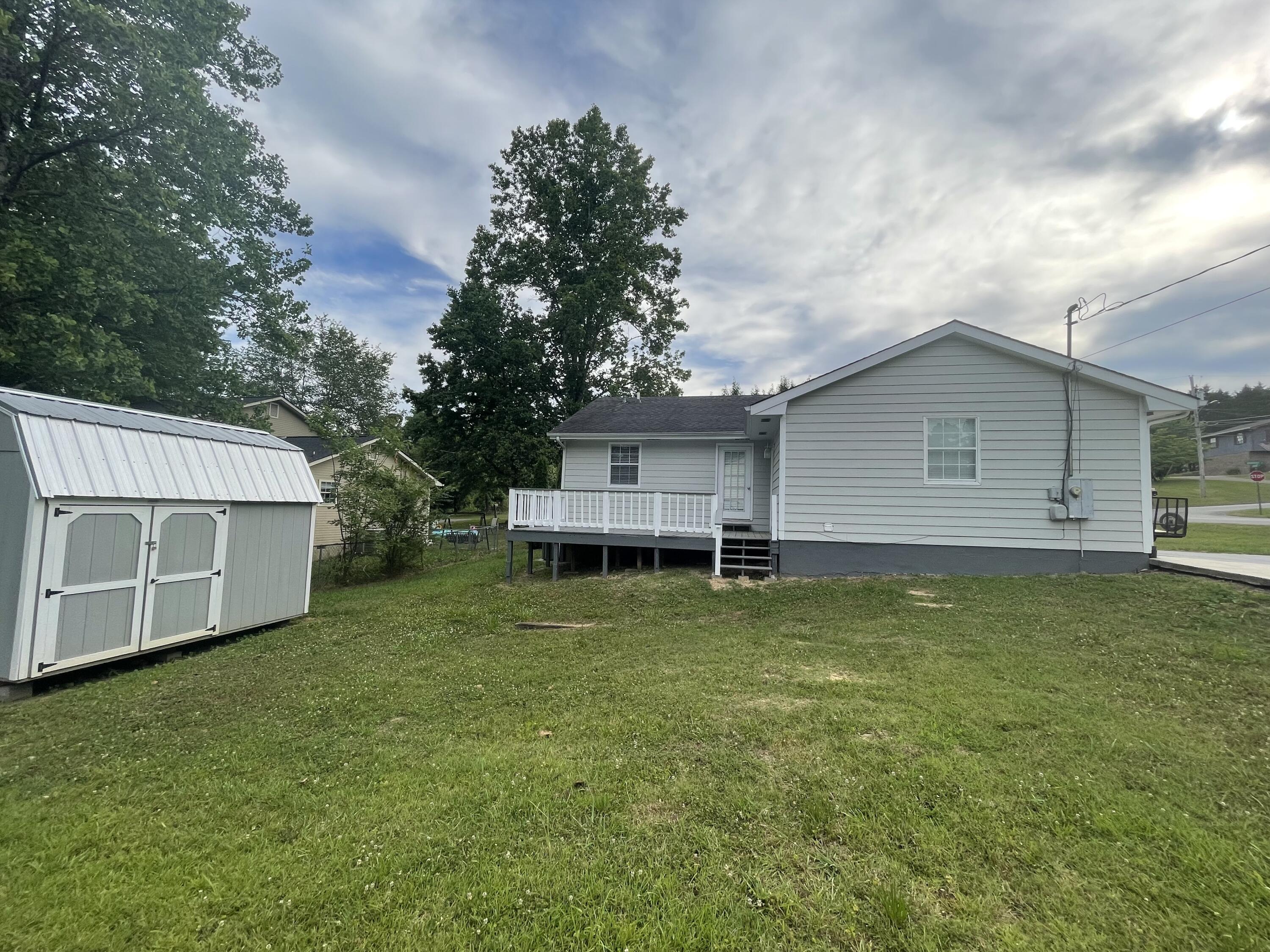 513 Hobart Lane, LaFayette